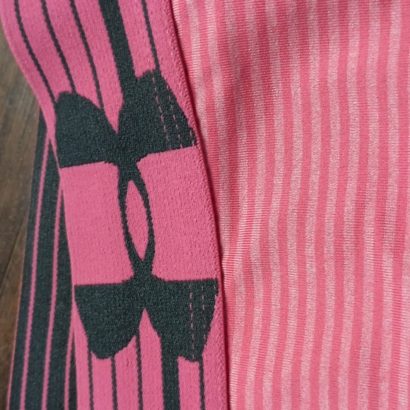 Under Armour Pink Heat Gear Women's Size Medium - Picture 3 of 6